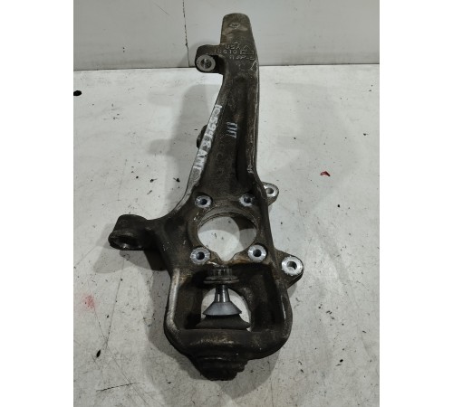 Кулак поворотный(передний правый)