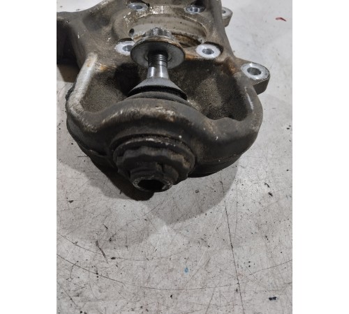 Кулак поворотный(передний правый)