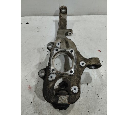 Кулак поворотный(передний правый)