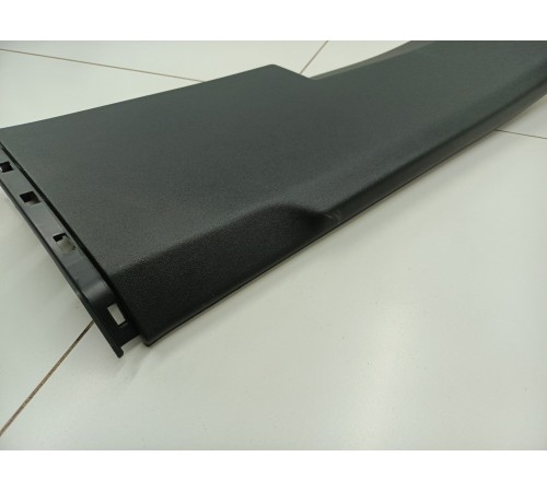 Обшивка центральной стойки правая нижняя