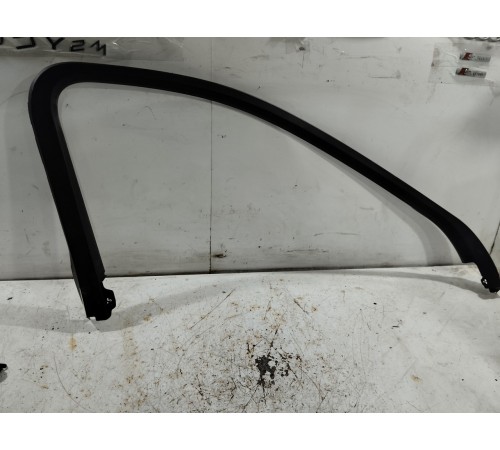 Накладка стекла рамки передняя левая