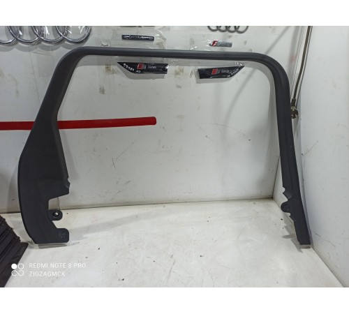 Накладка стекла двери (задняя левая внутренняя)