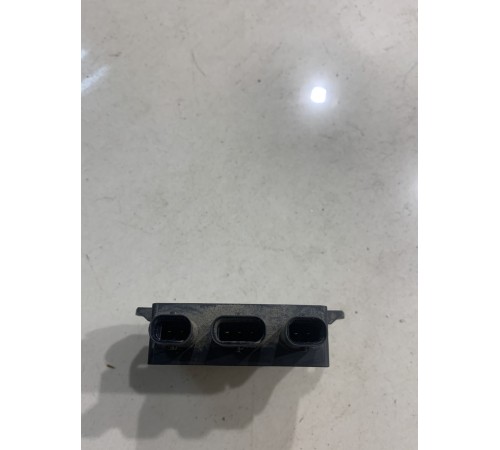 Блок управления бесконтактным открытием багажника