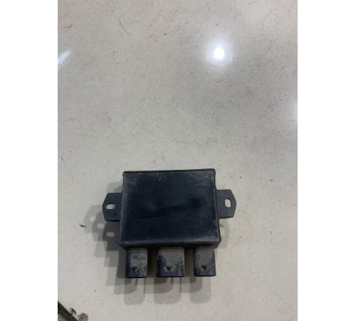 Блок управления бесконтактным открытием багажника