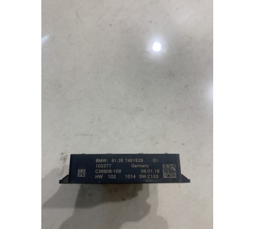 Блок управления бесконтактным открытием багажника