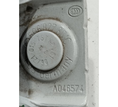 Петля багажника