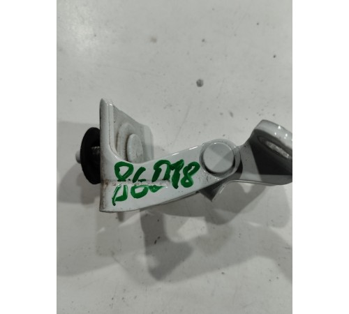 Петля багажника