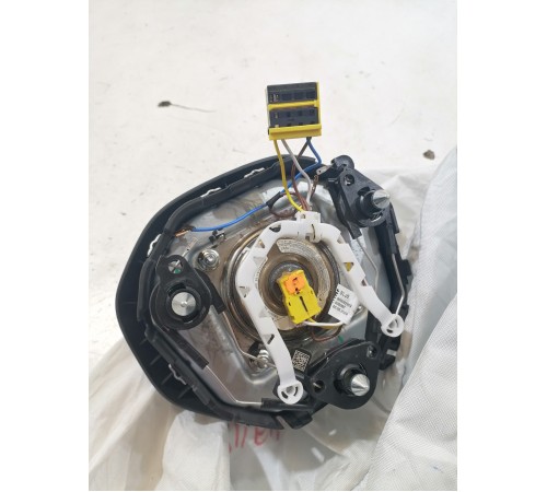 Подушка безопасности водителя