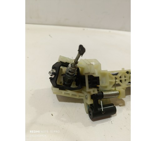 Ручка двери передняя левая