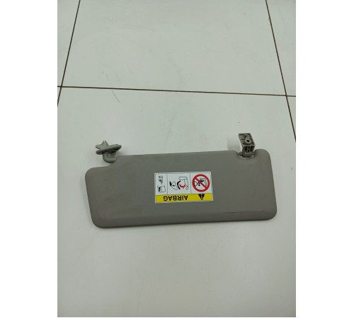 Козырек солнцезащитный правый