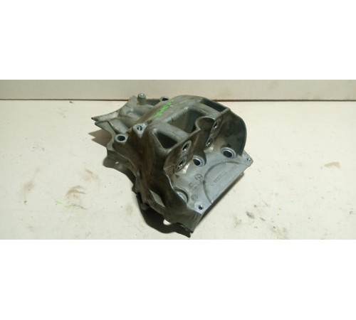 Кронштейн опоры двигателя