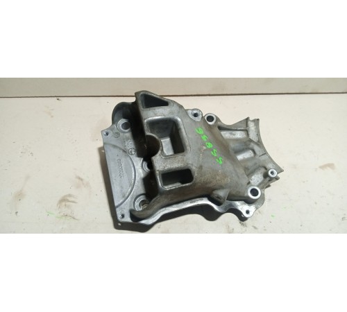 Кронштейн опоры двигателя