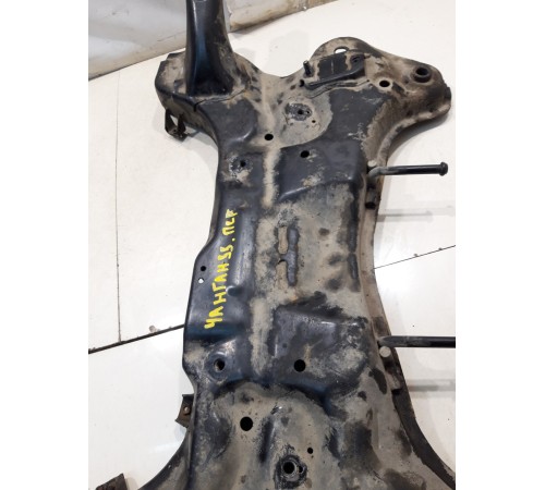 Подрамник передний