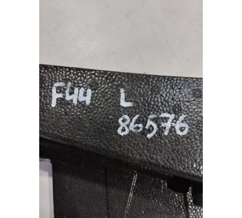 Уплотнитель (пенопласт) салона левый