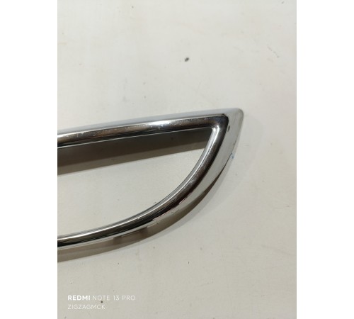 Накладка бампера передняя правая декоративная