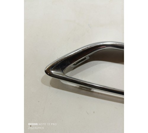 Накладка бампера передняя правая декоративная