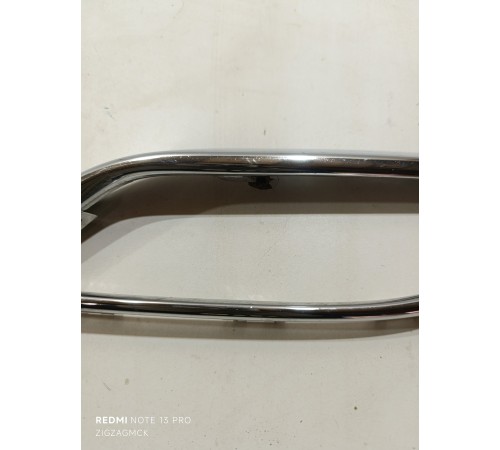 Накладка бампера передняя правая декоративная