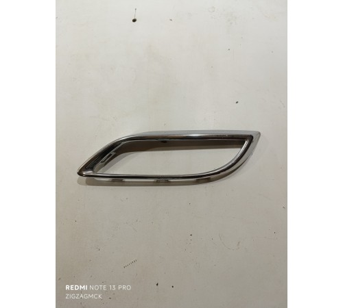 Накладка бампера передняя правая декоративная