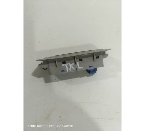 Плафон внутреннего освещения салона задний левый