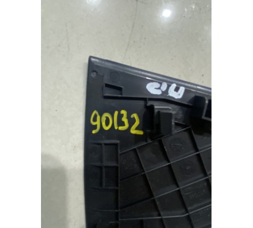 Угол двери (задний правый)