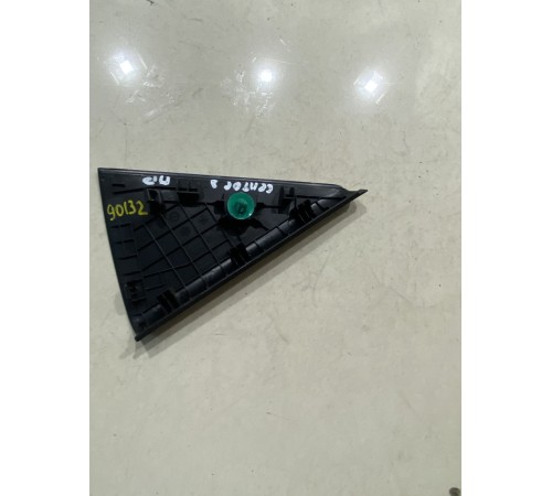 Угол двери (задний правый)