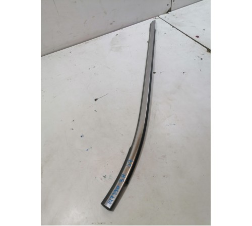 Молдинг двери задний правый