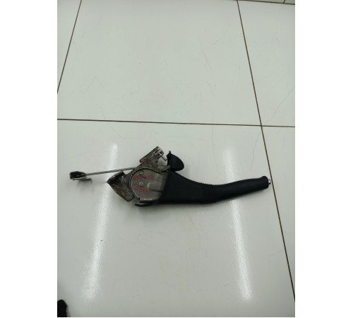 Рычаг ручного тормоза (ручник)