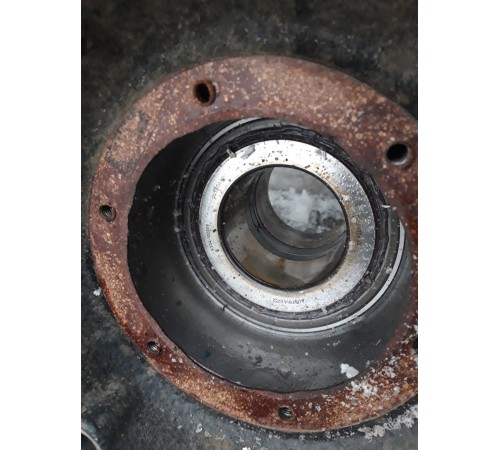 Ступица в сборе передняя правая