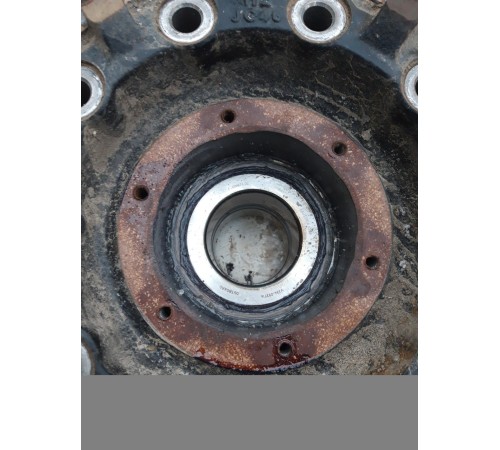 Ступица в сборе передняя правая