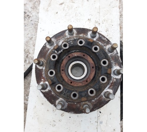 Ступица в сборе передняя правая