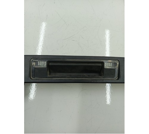 Кнопка открывания багажника