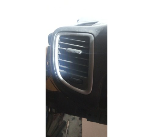 Дефлектор воздушный левый