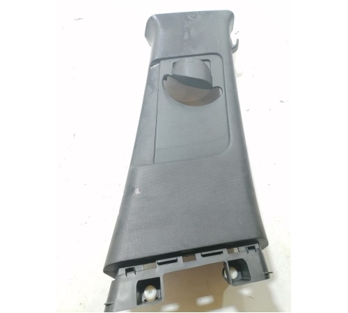 Обшивка центральной стойки правая верхняя