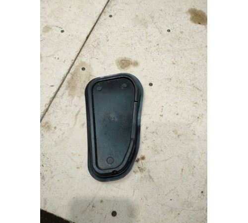 Заглушка задней левой двери