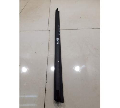 Уплотнитель стекла (задний, правый)