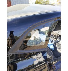 Глухое стекло заднее правое