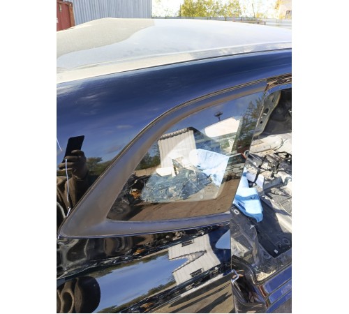 Глухое стекло заднее правое