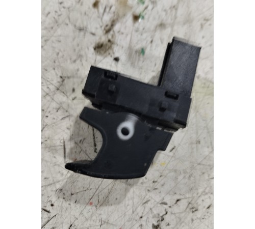 Кнопка стеклоподъёмника передняя правая