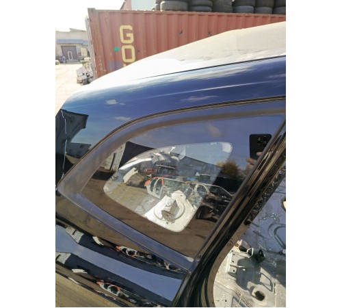 Глухое стекло заднее правое