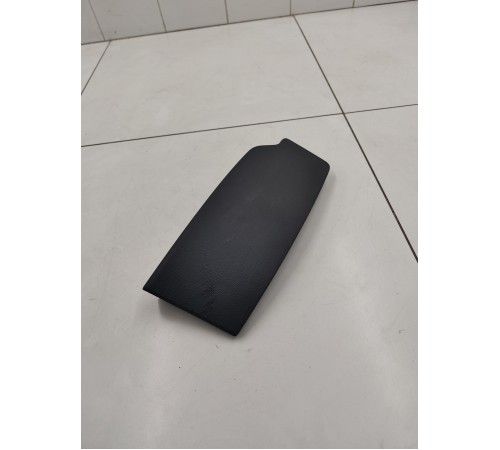 Накладка обшивки багажника левая
