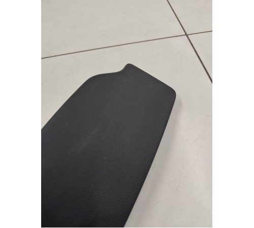 Накладка обшивки багажника левая