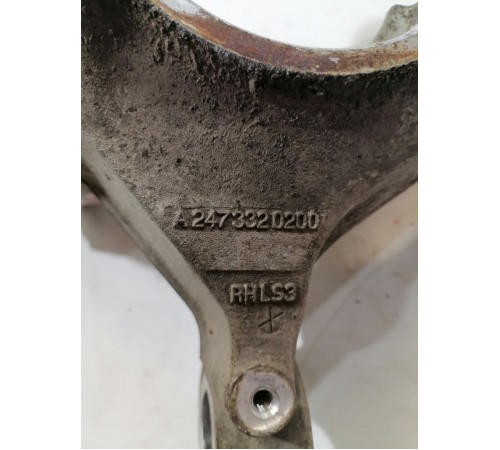 Кулак поворотный передний правый