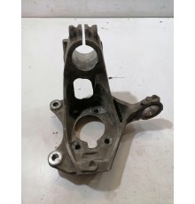 Кулак поворотный передний правый