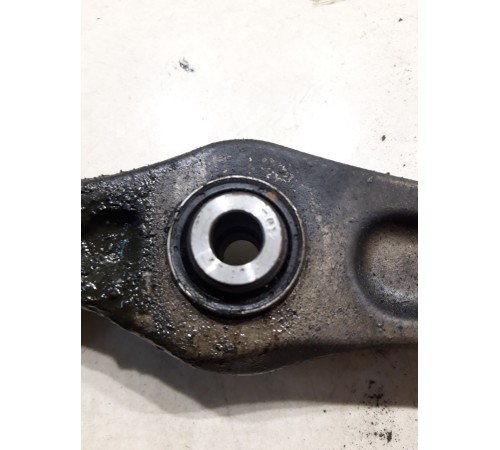 Рычаг подвески (передний правый)