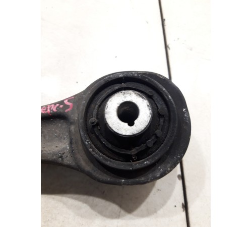 Рычаг подвески (передний правый)