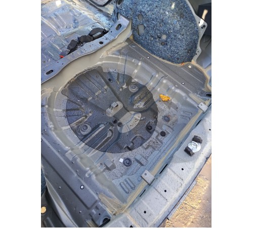 Пол багажника