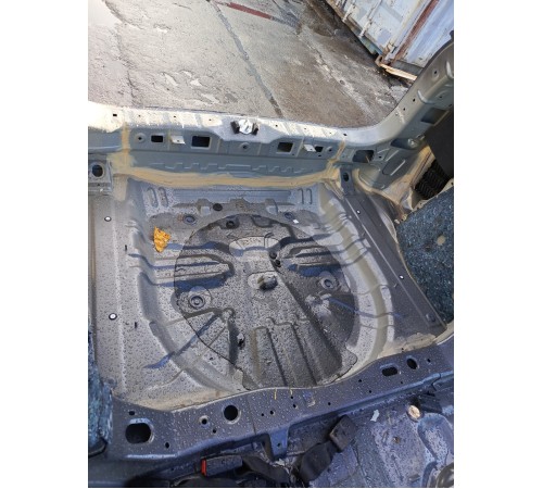 Пол багажника