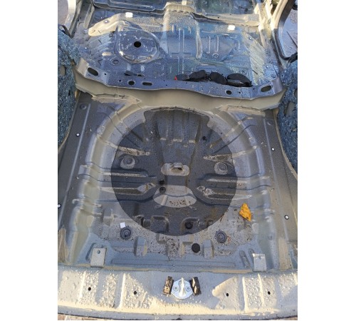 Пол багажника