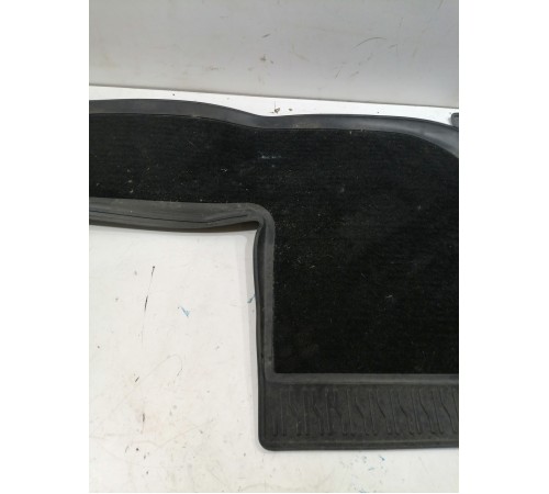 Коврик третьего ряда