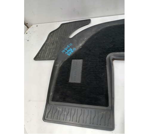 Коврик третьего ряда